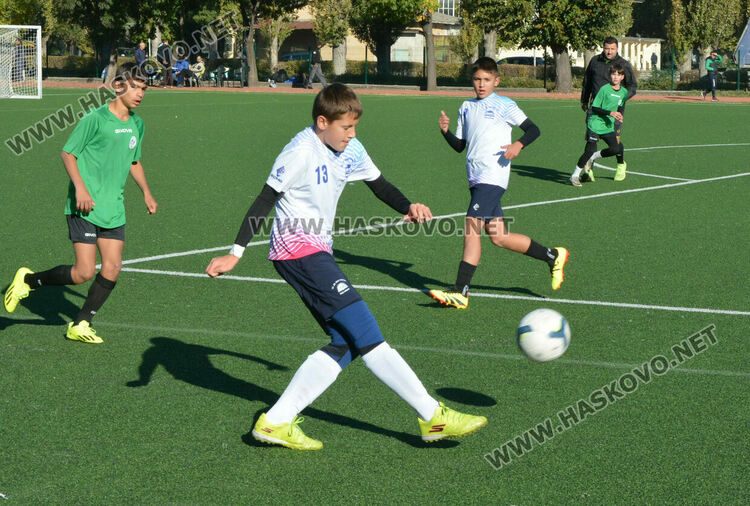 Започнаха общинските ученически игри по футбол