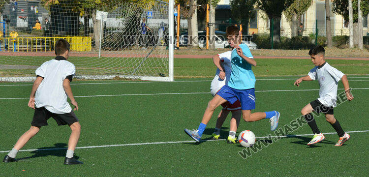 Започнаха общинските ученически игри по футбол