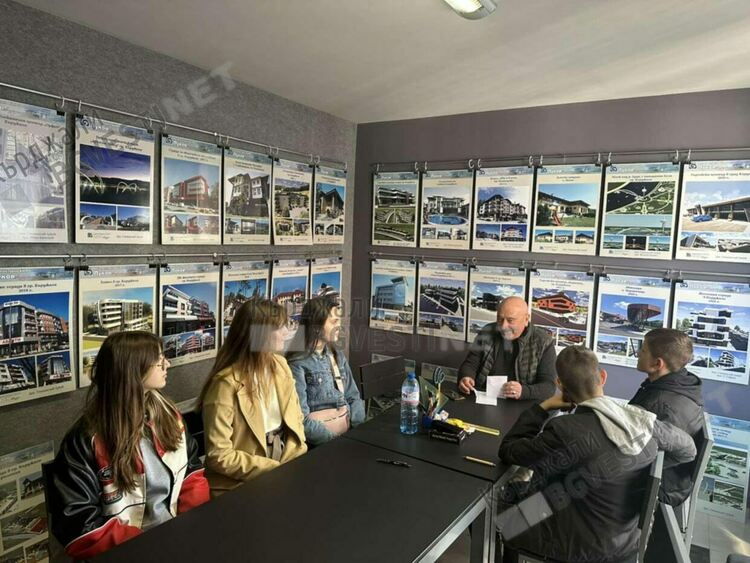 Ден на отворените врати за празника на строителя в Кърджали,ученици посетиха Архитектурно бюро „Луков Дизайн”