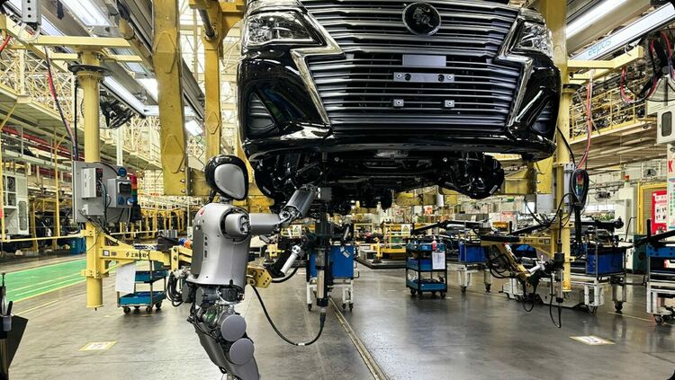 Хуманоидни роботи вече сглобяват коли във фабриката на BYD