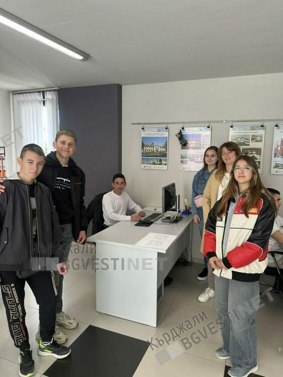 Ден на отворените врати за празника на строителя в Кърджали,ученици посетиха Архитектурно бюро „Луков Дизайн”