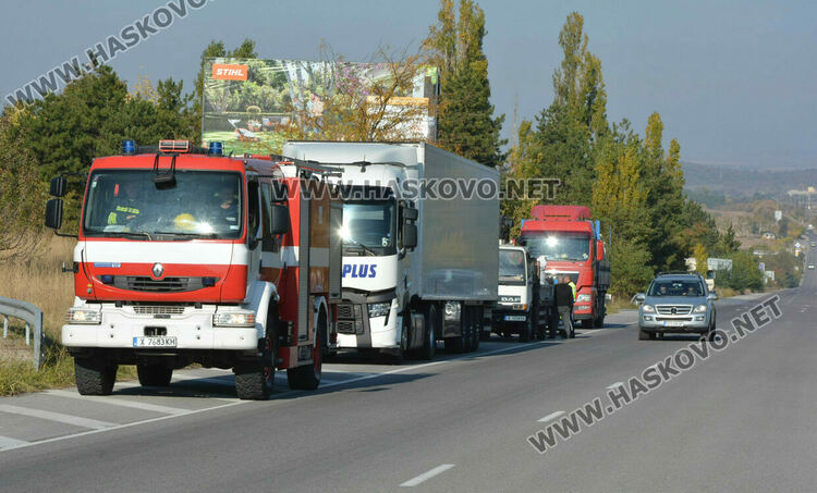 Катастрофа между камиони се размина с минимални щети