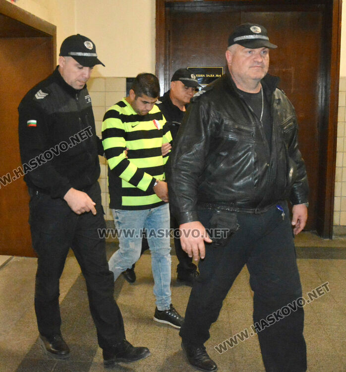 Оставиха в ареста мъж, задържан с 28 пакета марихуана в резервоар на кола