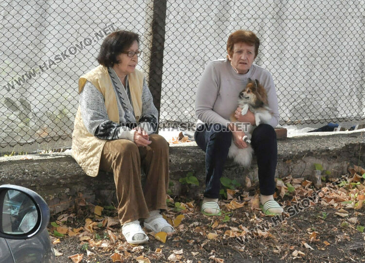 Пламна апартамент в центъра на Хасково