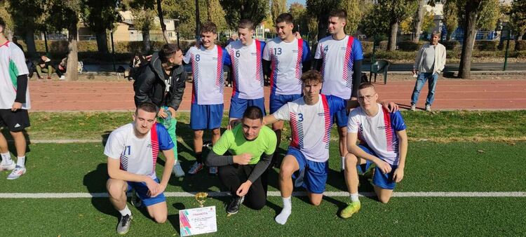 „Царската гимназия“ с две титли на ученическите игри по футбол в Хасково