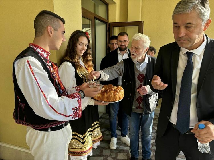 Ден преди отбелязването на Деня на град Радомир, Общинският съвет (ОбС) проведе тържествена сесия