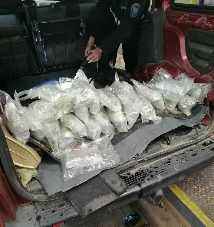 Оставиха в ареста мъж, задържан с 28 пакета марихуана в резервоар на кола