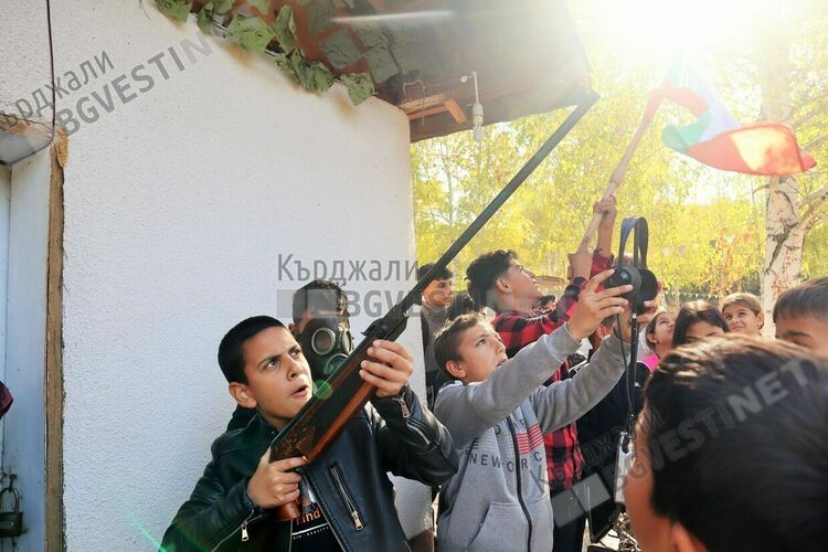 Децата от „П.Яворов” гостуваха на военния лагер в Широко поле