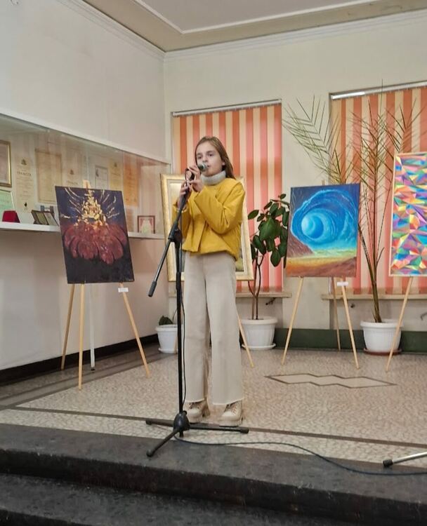 Художници отвърнаха на вандалите с изложба "Стихии"