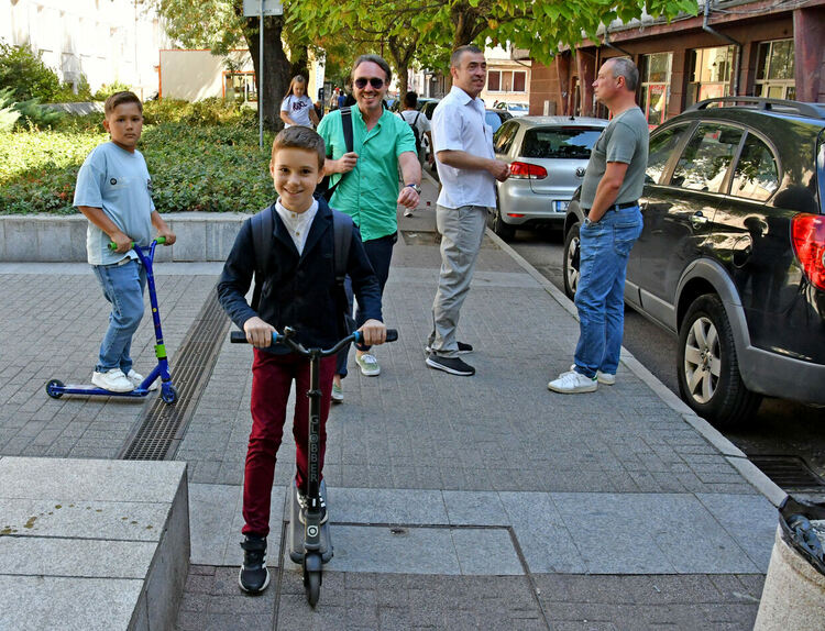 Слънчево и топло, мъгла и облаци само сутрин 