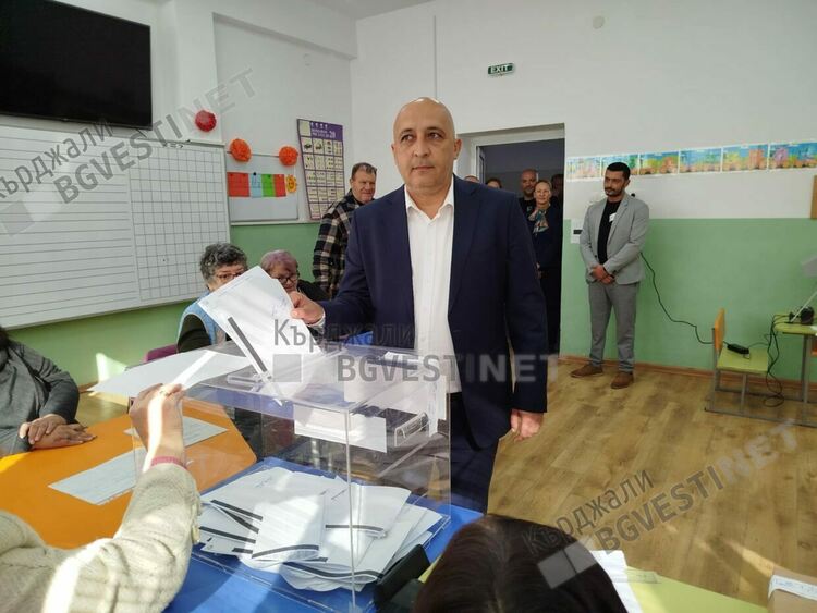  Ерол Мюмюн:Оптимист съм за редовно правителство,затова гласувах!