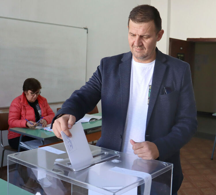 Кметът Станислав Дечев: Гласувах за стабилна държава, която да застане на мястото си и да подпомага общините 