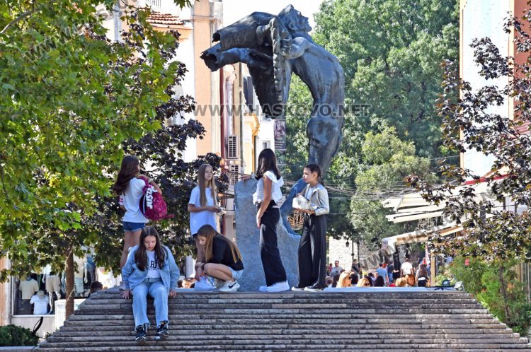 Слънчево и топло през деня, сутрин студ и 0 гродуса