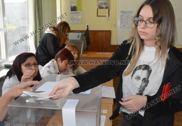 Спряха машинното гласуване в 7 секции в Хасково, Димитровград и Харманли