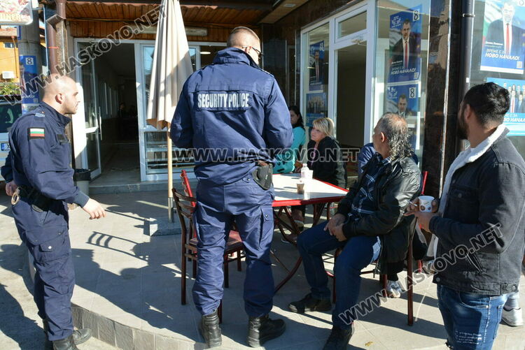 Задържаха бивш футболист, син на кметски наместник за нападението над журналисти в Хасково