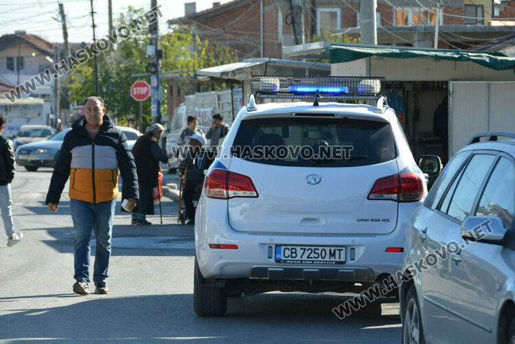 Биха и блъскаха екип на БТВ в кв. „Република“