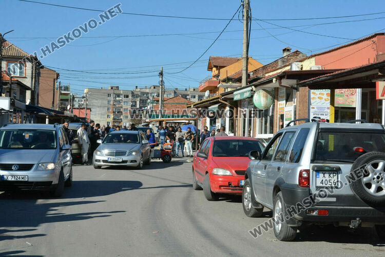 Биха и блъскаха екип на БТВ в кв. „Република“