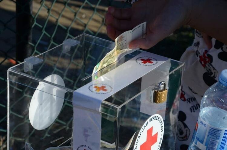 Футболен мач събра средства за програмата "Топъл обяд"в Кърджали