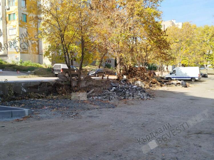 Започна принудителното премахване на гаражните клетки 