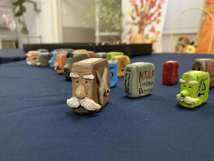 Клубът по илюстрации намери "Място за всеки под луната и слънцето"