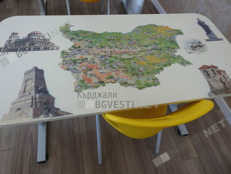 Учители-възрожденци създават бутиково училище за ромски деца в Кърджалийско