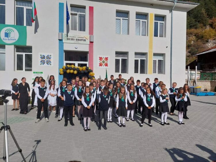 Нов STEM център отвори врати в ОУ „Пейо Кр. Яворов“ в с. Гьоврен