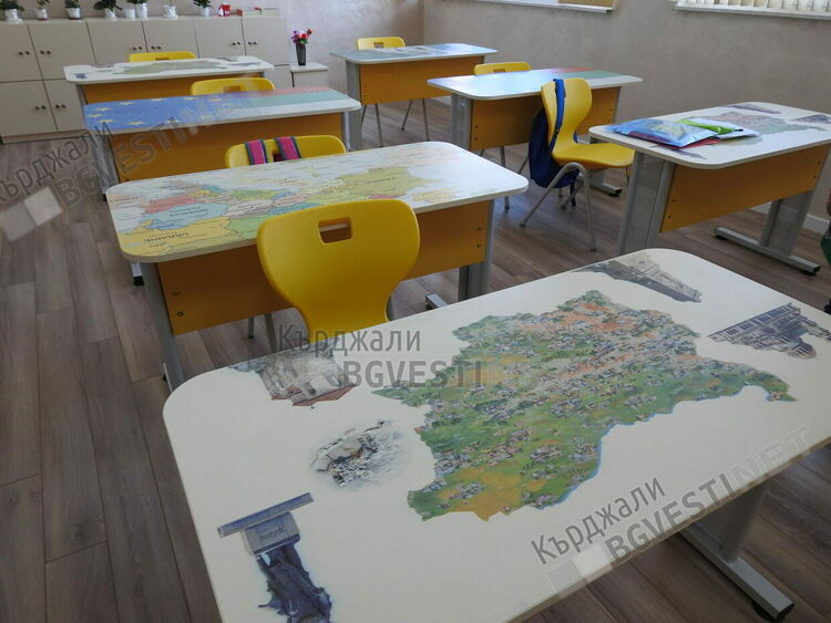 Учители-възрожденци създават бутиково училище за ромски деца в Кърджалийско