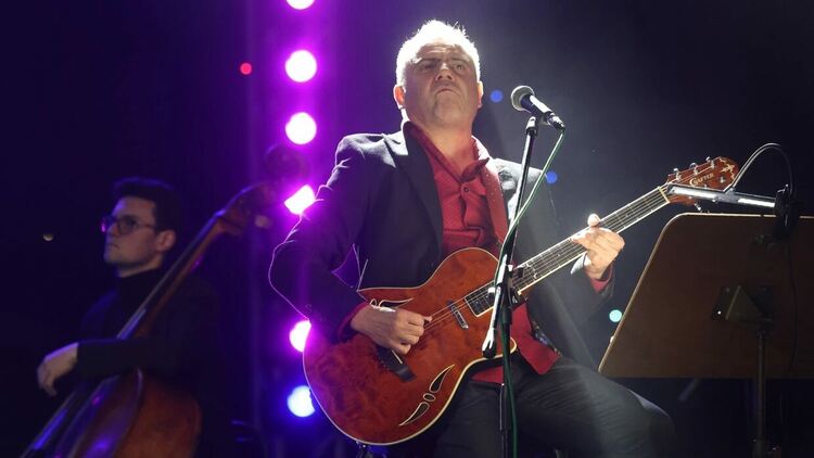 Хиляди на концерт на „Фондацията", посветен на рок-легендата Кирил Маричков 