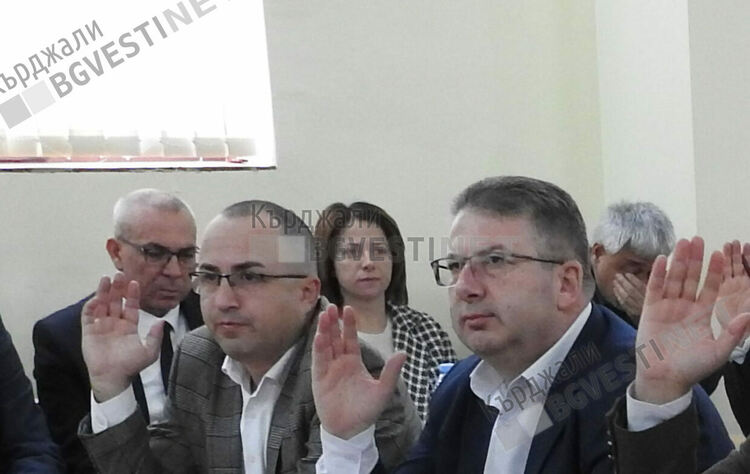 Кадир Мустафов и инж.Юсеин Ахмед вече са независими съветници в местния парламент на Кърджали