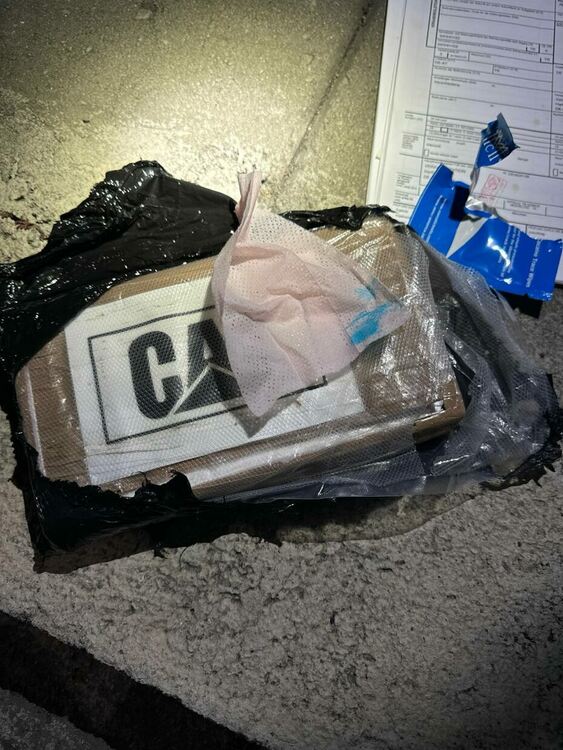 Задържаха шофьор с кокаин за над 1 млн. лв., скрит в тайник на тир