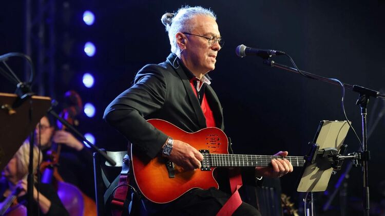 Хиляди на концерт на „Фондацията", посветен на рок-легендата Кирил Маричков 