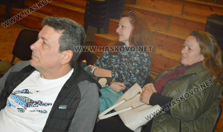 Поети насърчиха млади творци на литературен пленер в Хасково