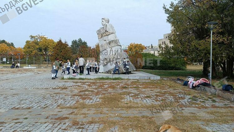 Променлива облачност и тихо време в Деня на народните будители в Кърджали