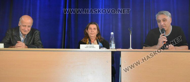 Поети насърчиха млади творци на литературен пленер в Хасково