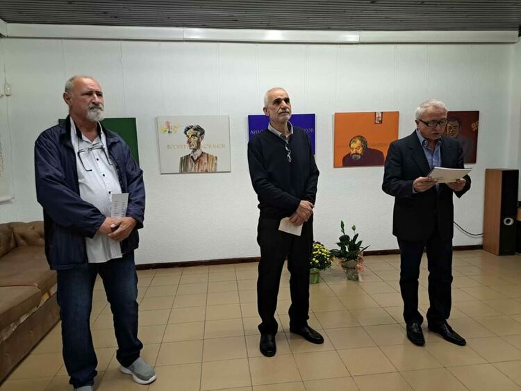 Откриха изложба на доц. Стоян Дечев в КДК - Смолян 