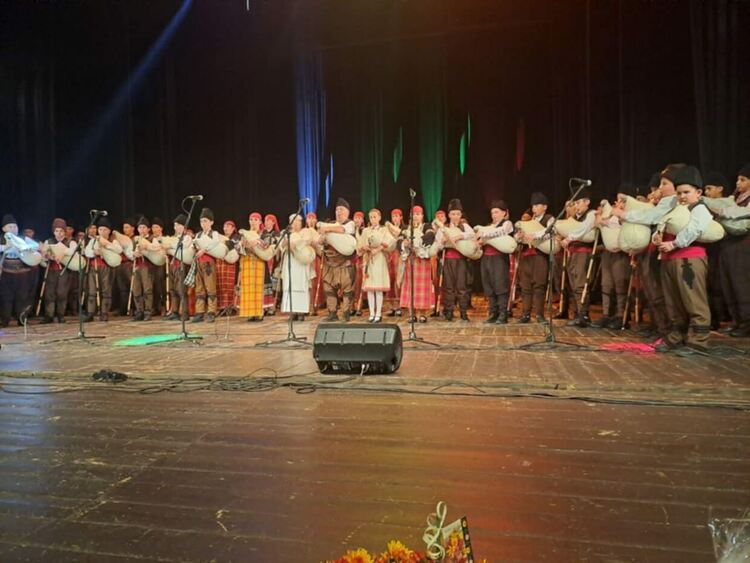 С празничен концерт „101 каба гайди“ отбеляза 20 години от създаването си