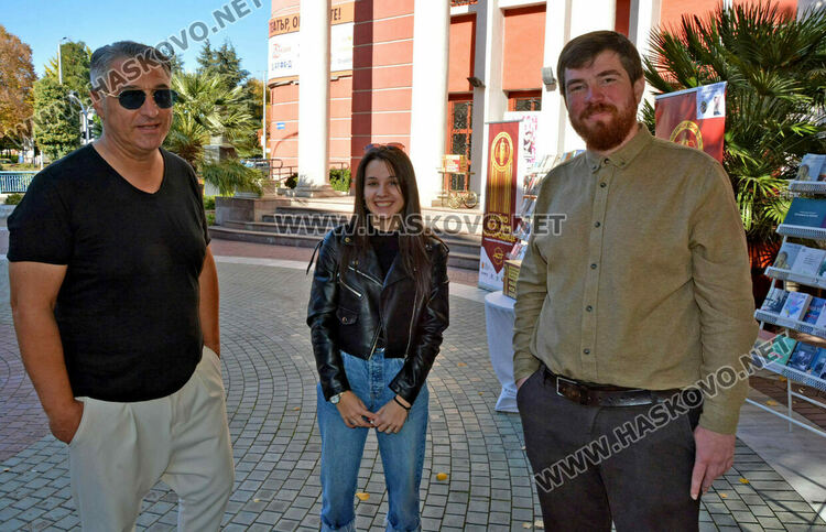 Национален конкурс събра млади поети в театъра