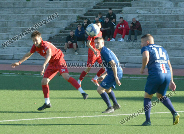 Футболистите на „Хасково“ отново с победа, „Саяна“- загуби