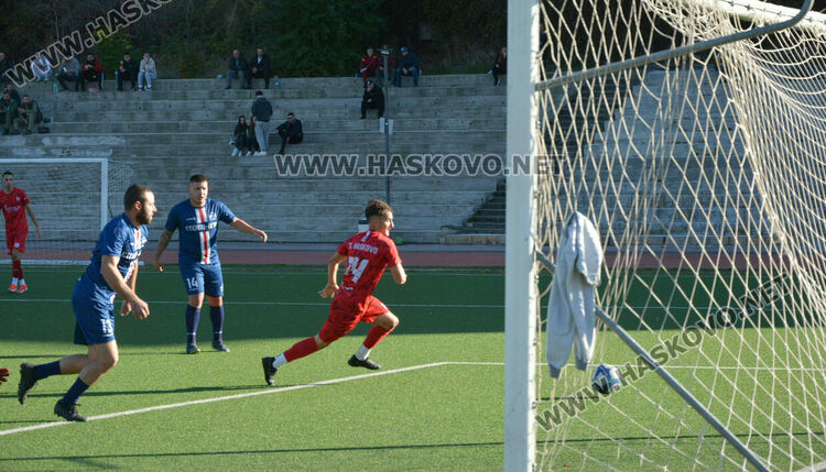 Футболистите на „Хасково“ отново с победа, „Саяна“- загуби