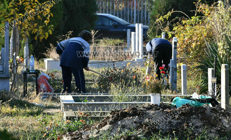 Архангелова задушница е! 	