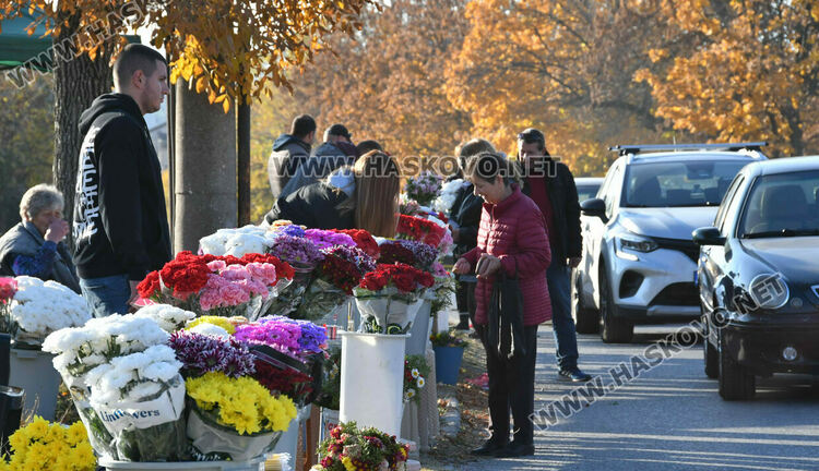 Архангелова задушница е! 	