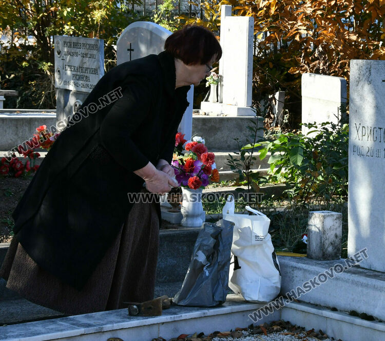 Архангелова задушница е! 	