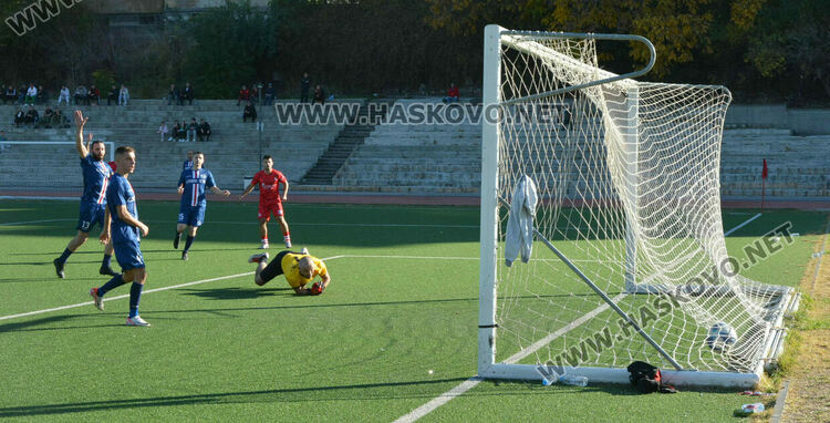 Футболистите на „Хасково“ отново с победа, „Саяна“- загуби