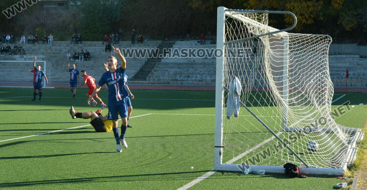 Футболистите на „Хасково“ отново с победа, „Саяна“- загуби