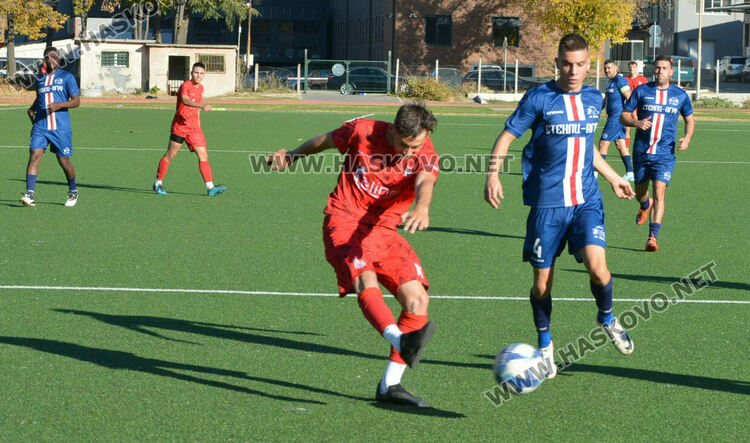 Футболистите на „Хасково“ отново с победа, „Саяна“- загуби