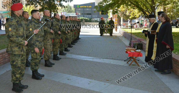 Панихида и военен ритуал пред паметника-морена в Хасково