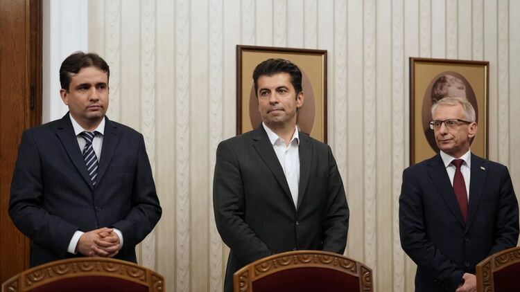 Кои партии ще подкрепят декларацията за "санитарен кордон" на ПП-ДБ?