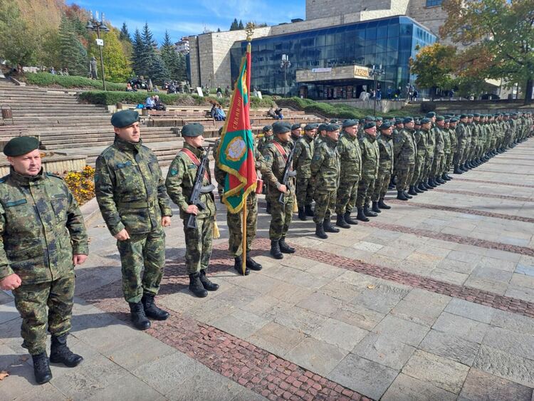 101-ви Алпийски полк с тържествена програма за празника на Сухопътните войски