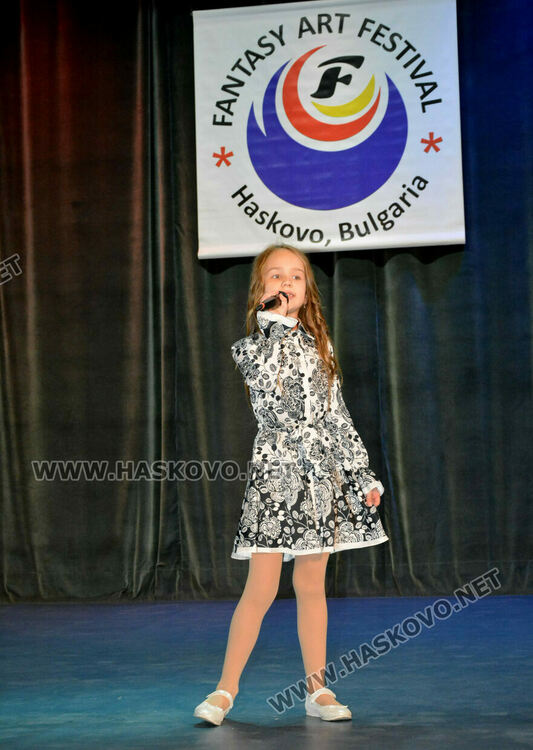 Младежкият център е сцена на талантите от феста "Фантазия"