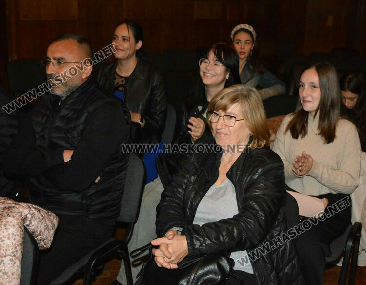 Младежкият център е сцена на талантите от феста "Фантазия"